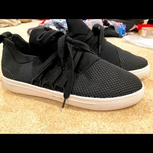 STEVE MADDEN SNEAKERS